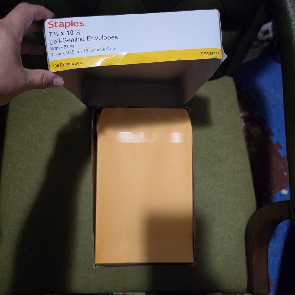 Staples Kraft SelfSealing Catalog Envelopes 7-1/2-InchX10-1/2-Inch Brown 100/box